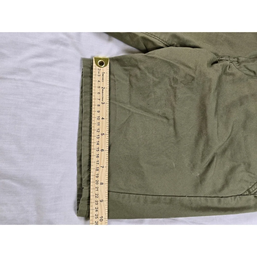 Levis Shorts Mens 32 Green Canvas Chino Flat Front Pockets Casual Summer